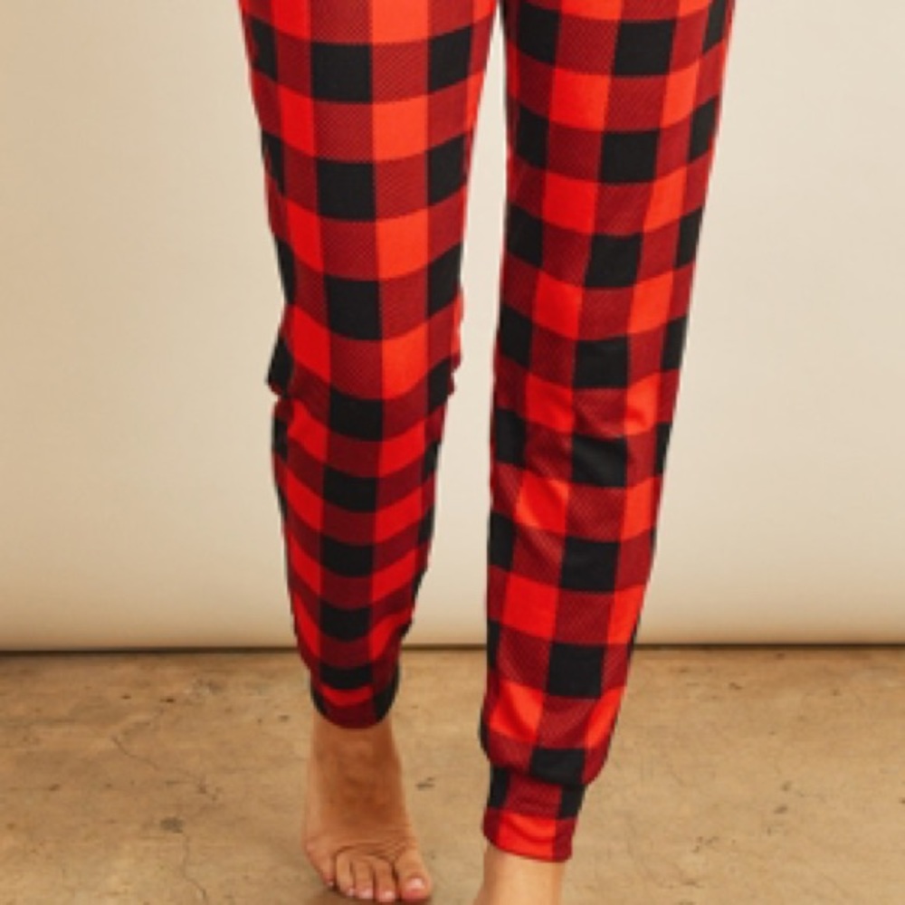 Red & black plaid pajamas top + jogger set - Picture 6 of 8